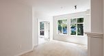 201 4883 Maclure Mews