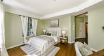 213 5835 Hampton Place