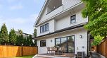 2 947 E 13th Avenue