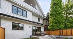 2 947 E 13th Avenue