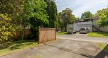 988 E 16th Avenue