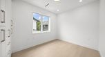 2 865 E 23rd Avenue