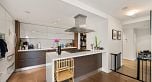 705 8 Smithe Mews
