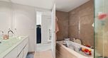 705 8 Smithe Mews