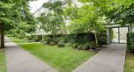 50 2733 E Kent Avenue North