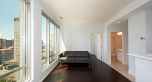 1003 989 Nelson Street