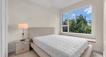 6098 Oak Street