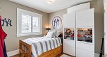 882 W 24th Avenue