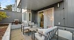 105 2133 Dundas Street