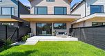 2 638 E 46th Avenue