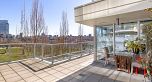 301 638 Beach Crescent