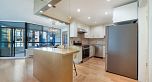 601 738 Broughton Street