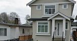 2 2786 E 46th Avenue