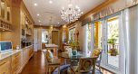 4239 Pine Crescent