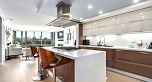 303 8 Smithe Mews