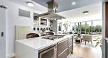 303 8 Smithe Mews