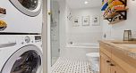 1003 821 Cambie Street