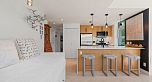 305 638 Beach Crescent