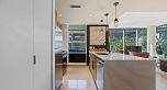 305 638 Beach Crescent