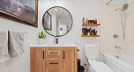 305 638 Beach Crescent