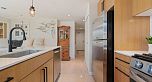 305 638 Beach Crescent
