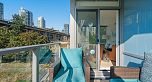 305 638 Beach Crescent