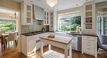 2533 Wallace Crescent