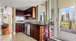 1605 1383 Marinaside Crescent