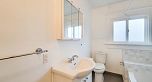 Upper  978 E 37 AVENUE, Vancouver BC V5W 1G2
