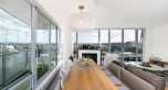 2501 8 Smithe Mews