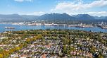 2 2658 Dundas Street