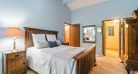 4262 Yuculta Crescent
