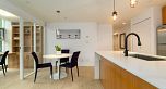 305 638 Beach Crescent