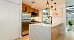 305 638 Beach Crescent