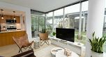 305 638 Beach Crescent