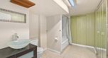 2880 Oxford Street