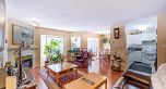 301 2677 E Broadway