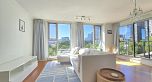 606 455 Beach Crescent