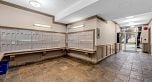 319 418 E Broadway