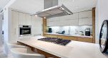 305 8 Smithe Mews