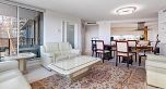 305 8 Smithe Mews