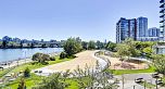 305 8 Smithe Mews