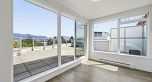 501 379 E Broadway