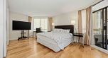 1602 738 Broughton Street