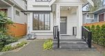 1 312 E 40th Avenue