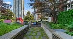 2504 565 Smithe Street