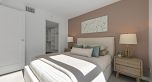374 2080 W Broadway