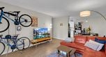 105 975 E Broadway