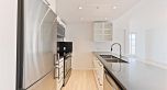 1004 933 E Hastings Street