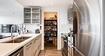 1110 933 E Hastings Street